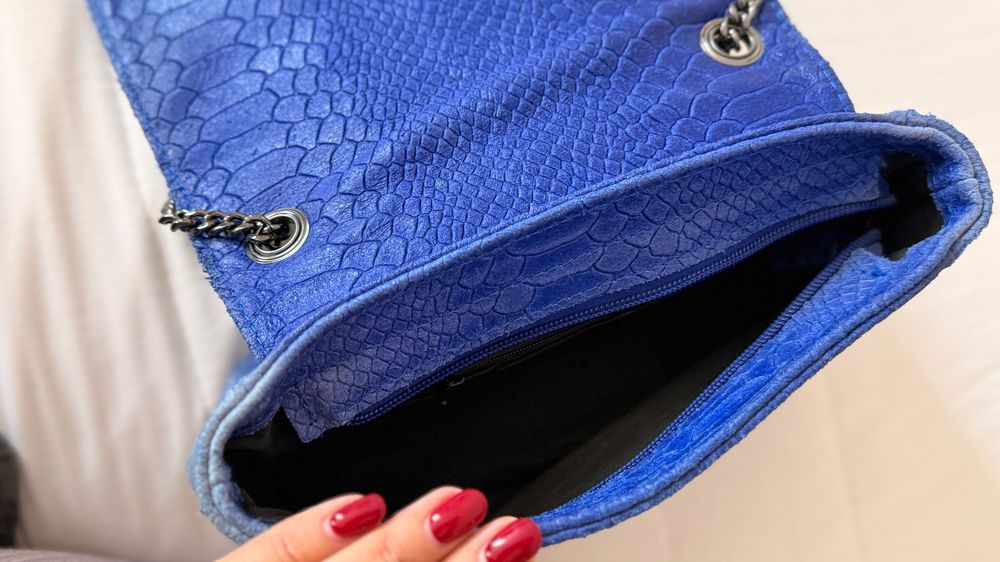 Синя дамска чанта-естествена кожа