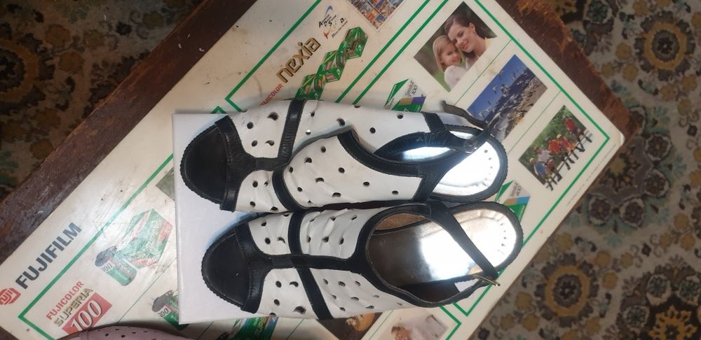 Босоножки 4 пары кожа 39 -41 размер