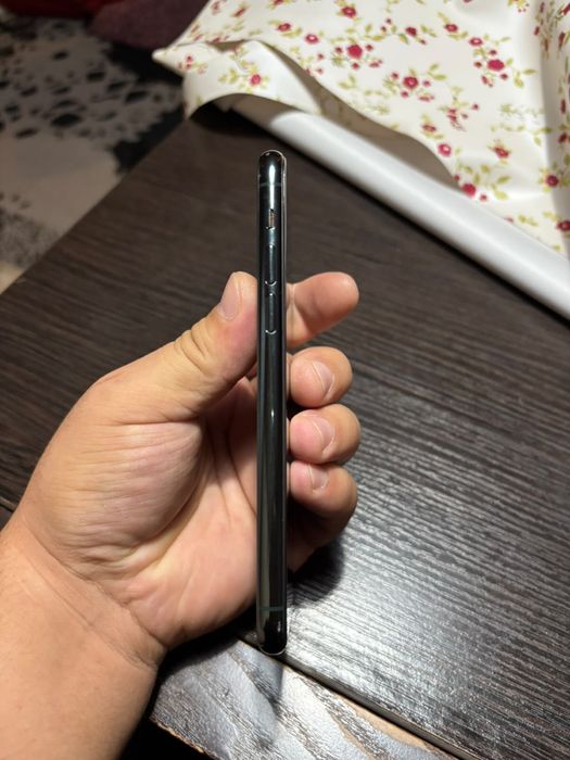 Iphone 11 pro  сатылады