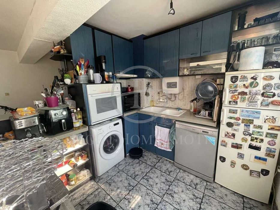 Продава се Тристаен апартамент в Пловдив, Кючук Париж - 120 кв.м за 1209 €/кв.м - Снимка #8