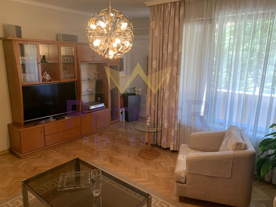 Продава се Многостаен апартамент в Бургас, Център - 140 кв.м за 2286 €/кв.м - Снимка #2