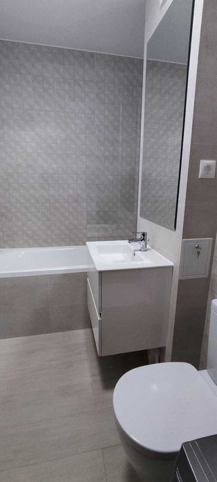 Apartament 2 camere 50 MP Hils Republica - AC ,Centrala termica , 6-7 minute metrou ,prima inchiriere