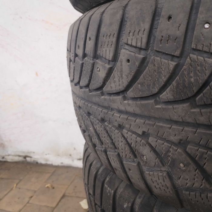 Продам колёса шипованные 255/55 R18