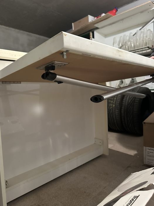 Продавам кухненски шкаф