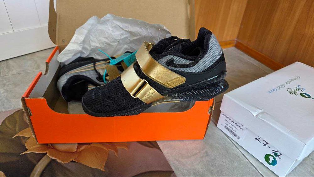 Штангетки Nike Romaleos 4 "Black/Metallic Gold" weightlifting shoes