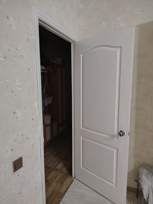 Продам двери межкомнатные б/у