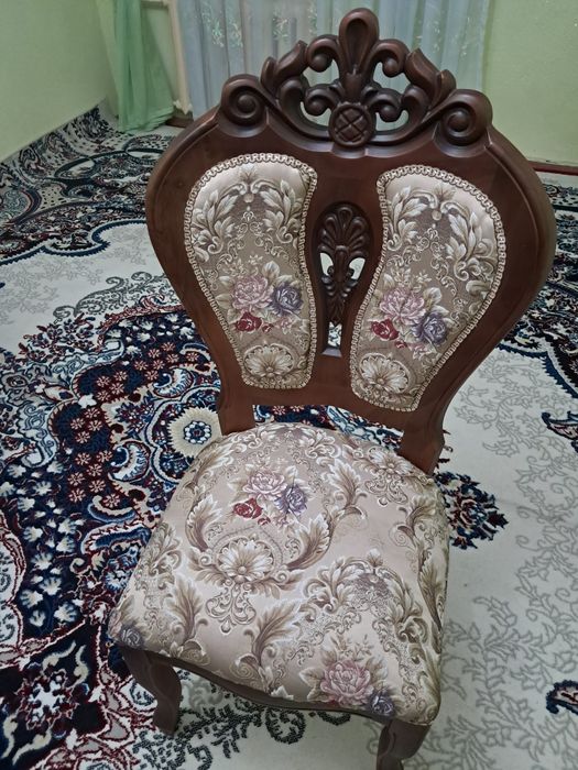 Стулья продаётся