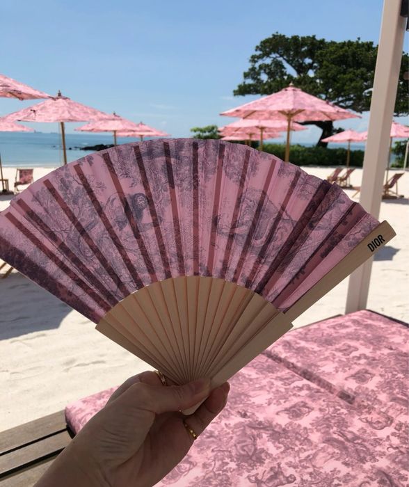 В наличии! Веер Dior