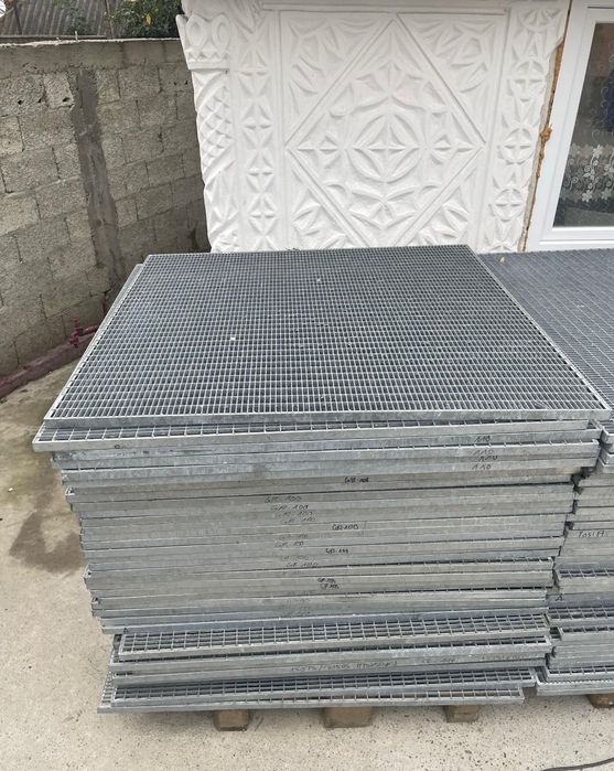 Trepte si gratare zincate