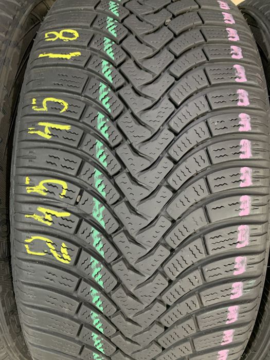 Set 245 45 18 de iarnă