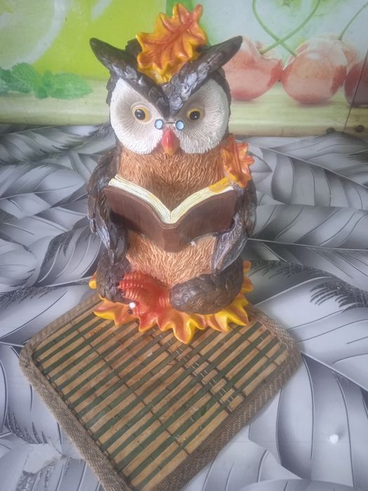 Продам фигурку совы на солнечных батареях