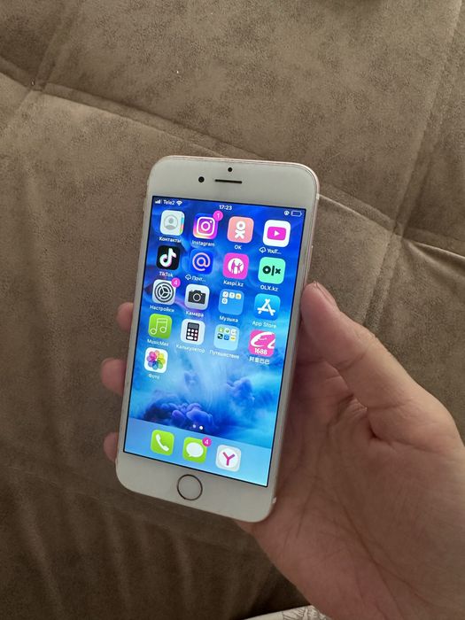 Продам айфон в розовом цвете 6s
