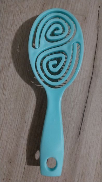 Нова четка за коса