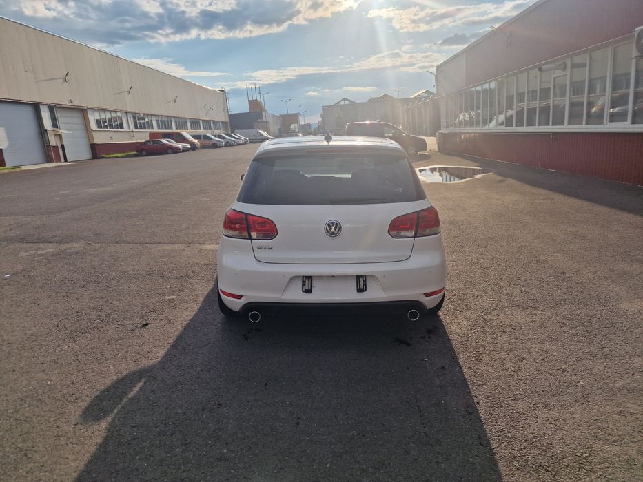 VOLKSWAGEN Golf 2010 — imagine 5