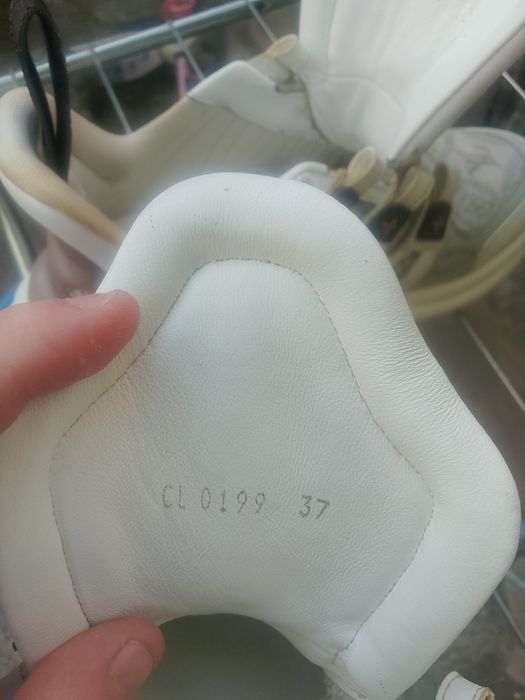 Продам кросовки женские