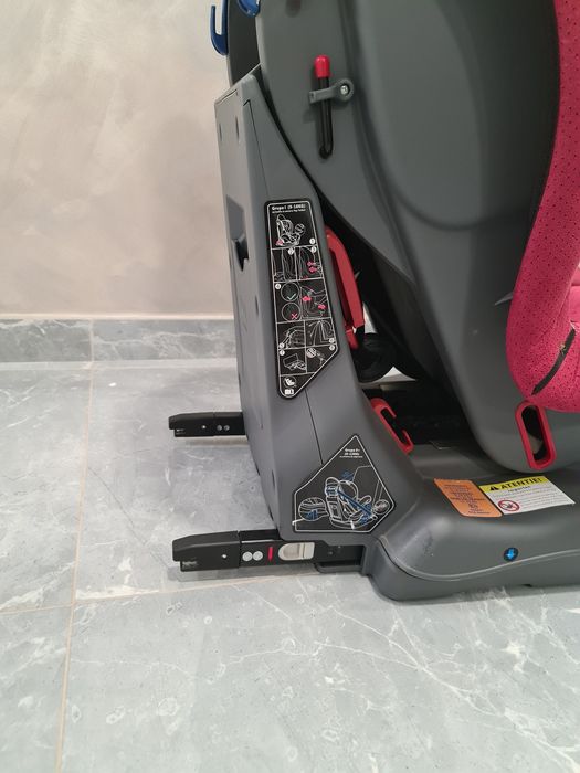 Vând scaun auto Coccolle Meissa cu Isofix stare bună !
