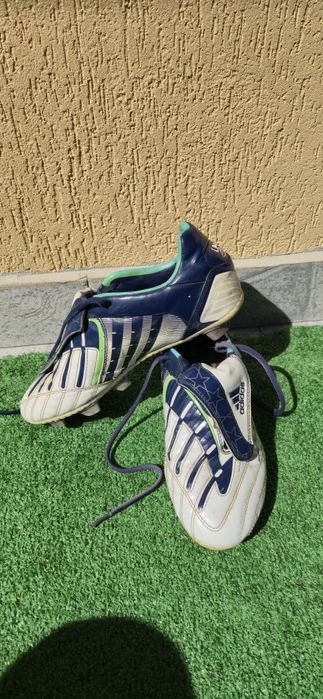 Ghete fotbal Adidas Predator