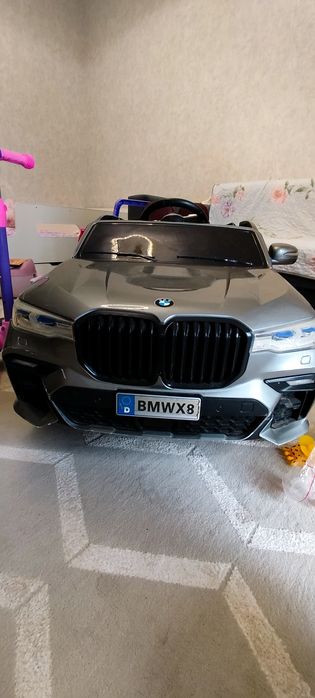 Продам машинку на пульте и самоходная