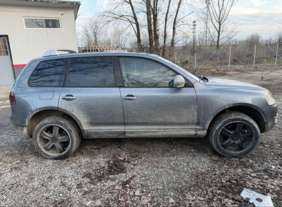 VW Touareg 2.5 На Части