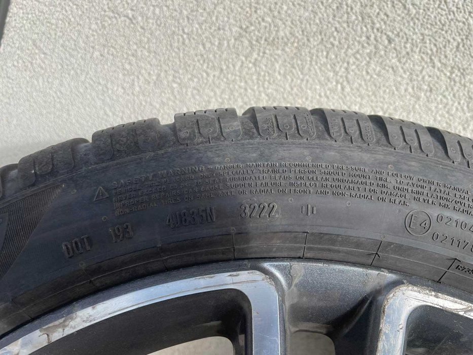 Оригинални джанти на мерцедес със зимни гуми 245/45R18