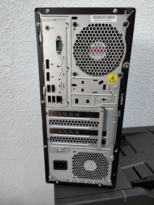 Lenovo Thinkstation i7 9700K 16GB DDR4 statie calculator editare foto video multitasking aplicatii tehnice