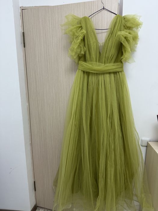 вечернее пышное платье