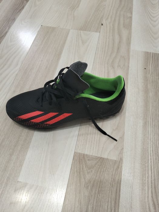 Vând adidași fotbal pt sintetic