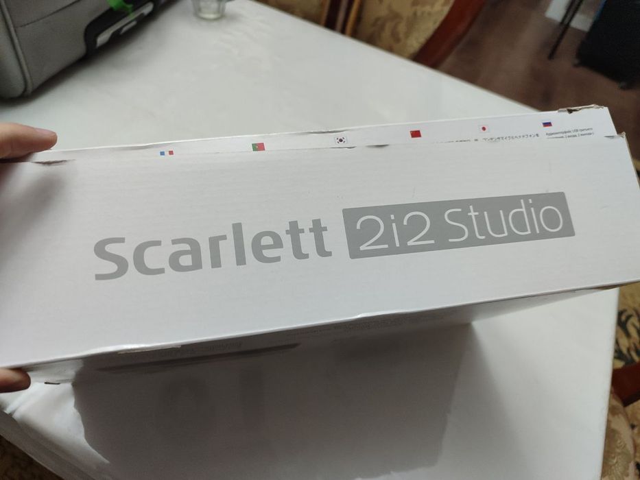 focusrite scarlett 2i2 studio продаю
