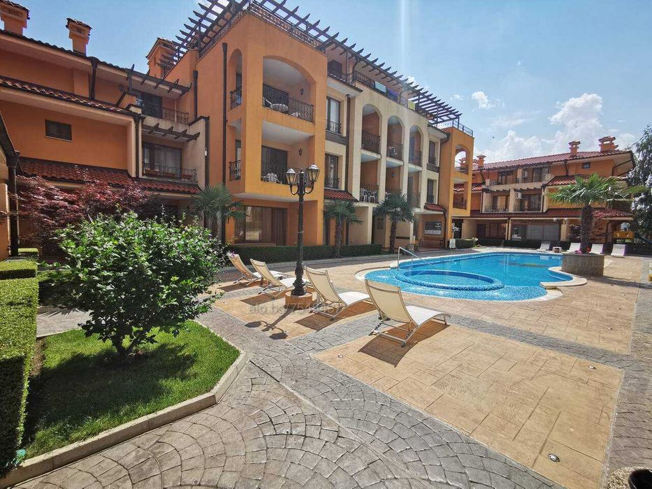 Продава се Двустаен апартамент в Свети Влас - 80 кв.м за 900 €/кв.м - Снимка #1