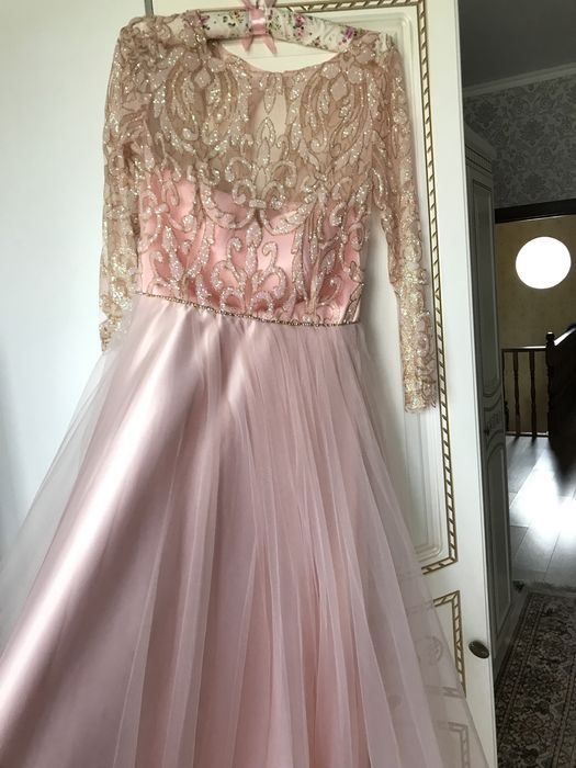 Платье 1 раз одевалось