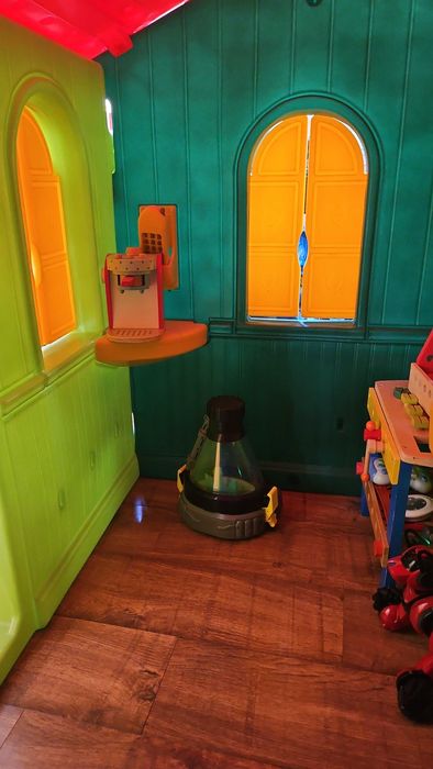 Детска пласмасова къщичка