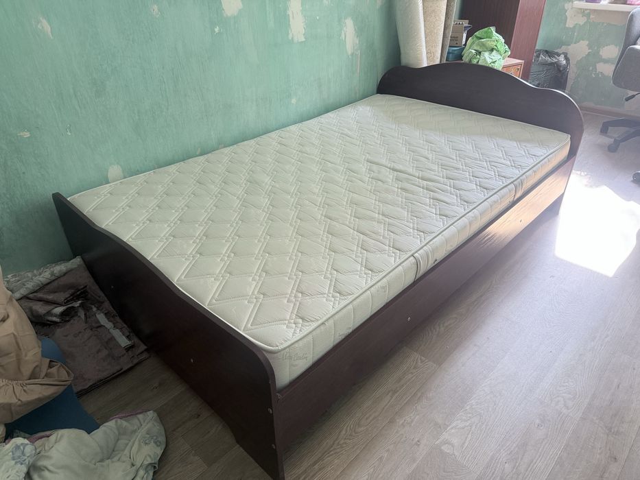 Кровать полуторка и шкафчик