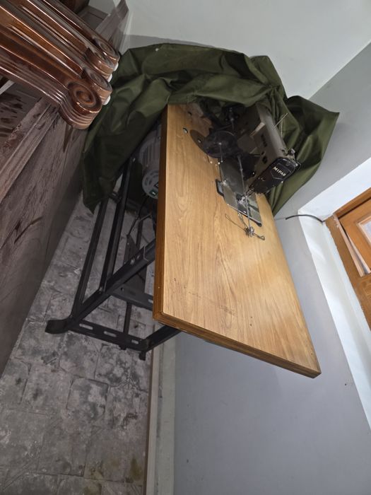 Продам швейную машинку