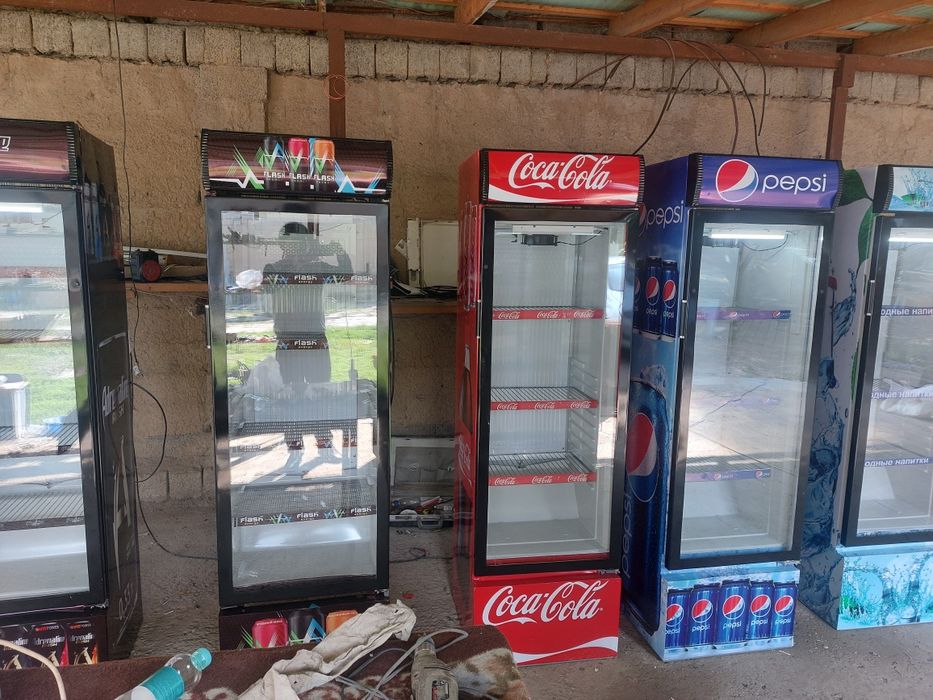 витрина халадильниклар сотилади