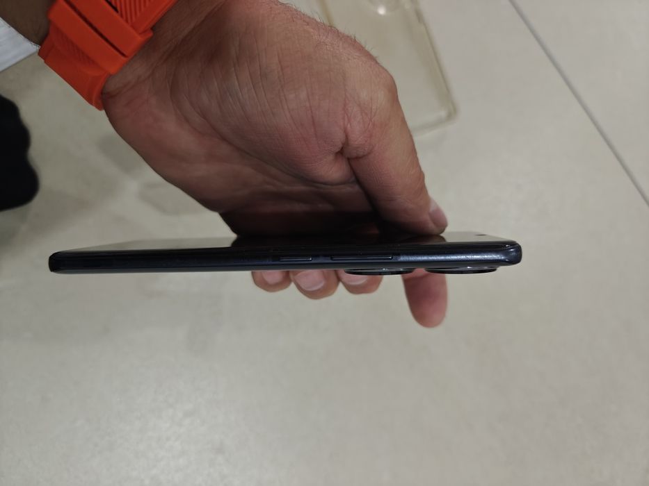 honor 90 arata foarte bine fara zgarieturi  12gb 512