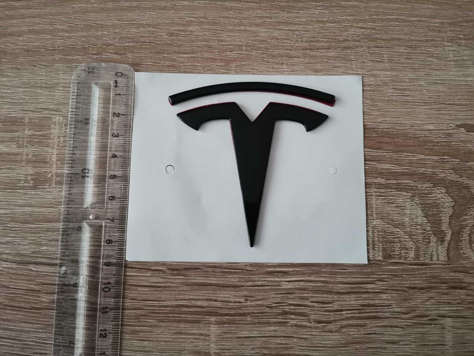 черен гланц лого Tesla