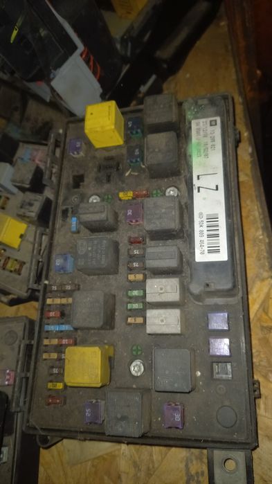 Panou Sigurante și relee Opel Astra H diferite coduri