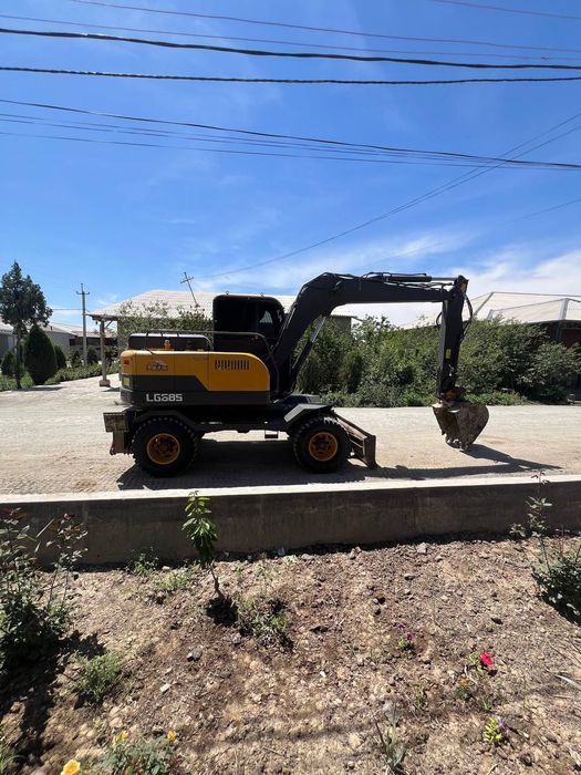 Ekskavator LG 685.