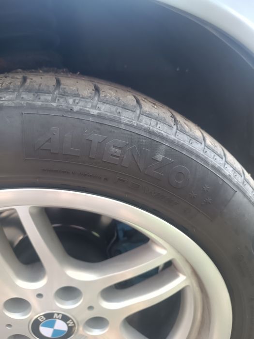 245,45,zr17 225,50,17