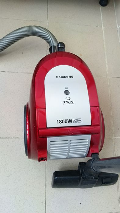 Пылесос  Samsung 1800w