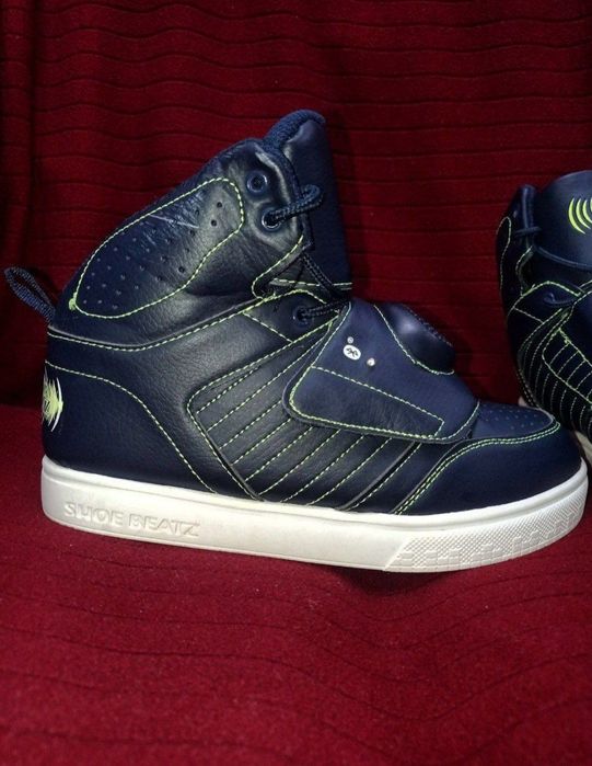 Из США, подростковая обувь, бренда BEATZ BOYS SHOES SZ24 BLUETOOTH