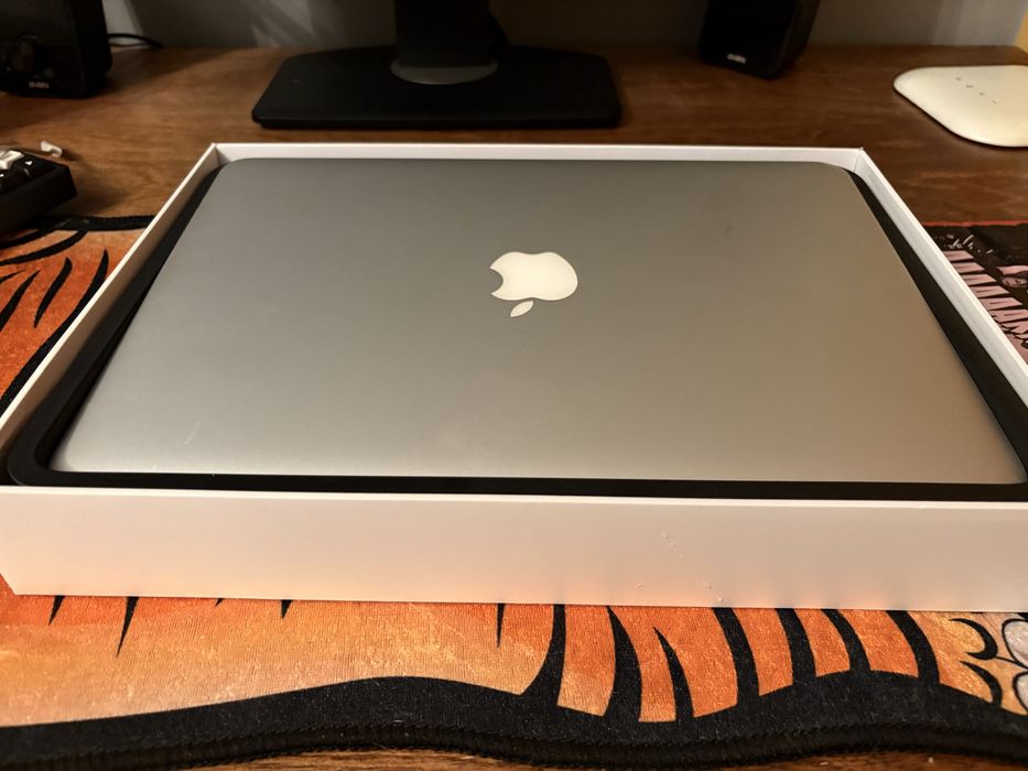 MacBook Air (13-inch, Early 2015)