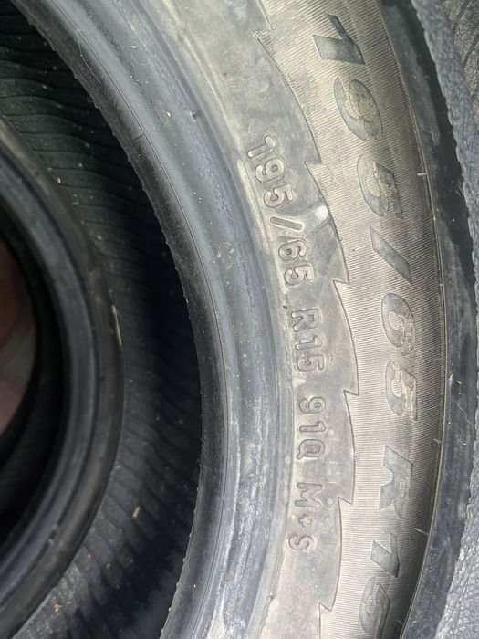 Срочно зимние шины продаётся