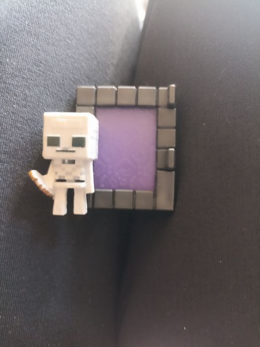 Фигурки minecraft kinder JOY