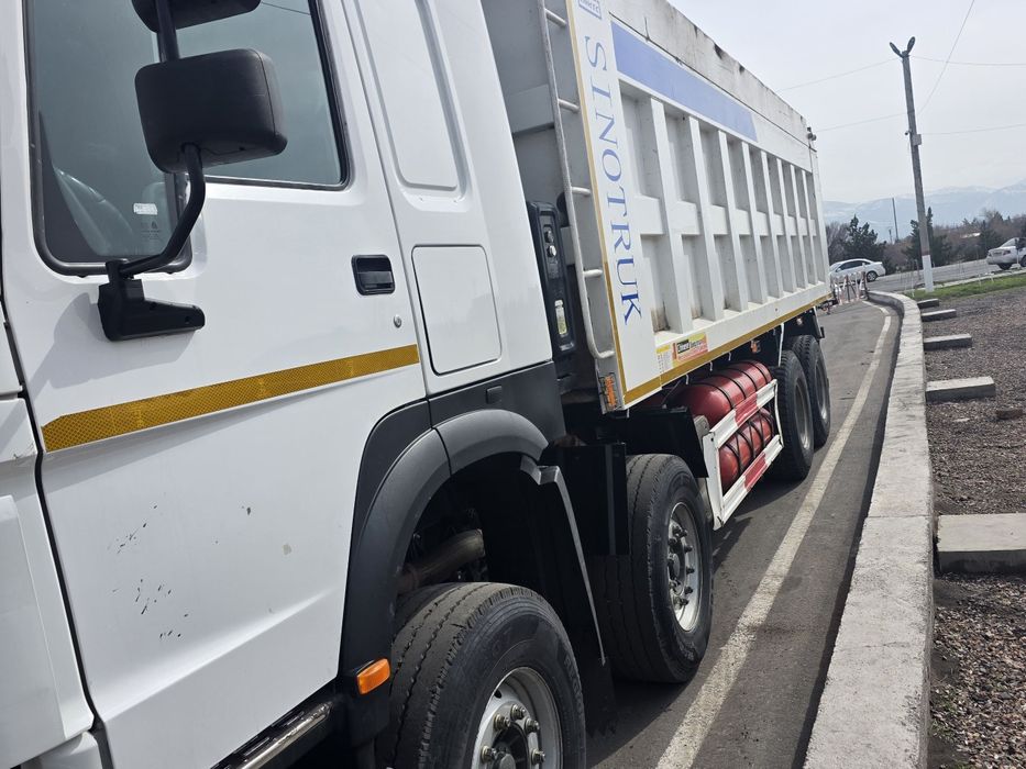 Howo 40 tonna 2023yil prabeg 75.000