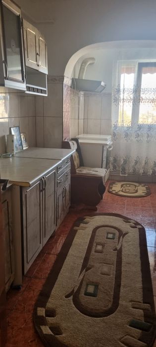 Închiriez ap 2 camere decomandate micro 16