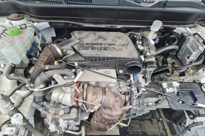 vas lichid parbriz carcasa filtru aer alternator electromotor compresor AC kit pornire ambreiaj volanta Suzuki Vitara 4  facelift motor 1.4t hybrid 130cp K14D