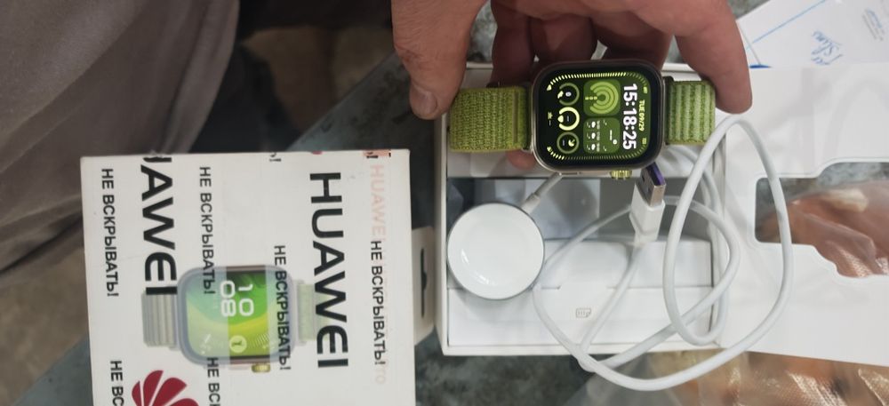 Huawei watch fit 4 pro green