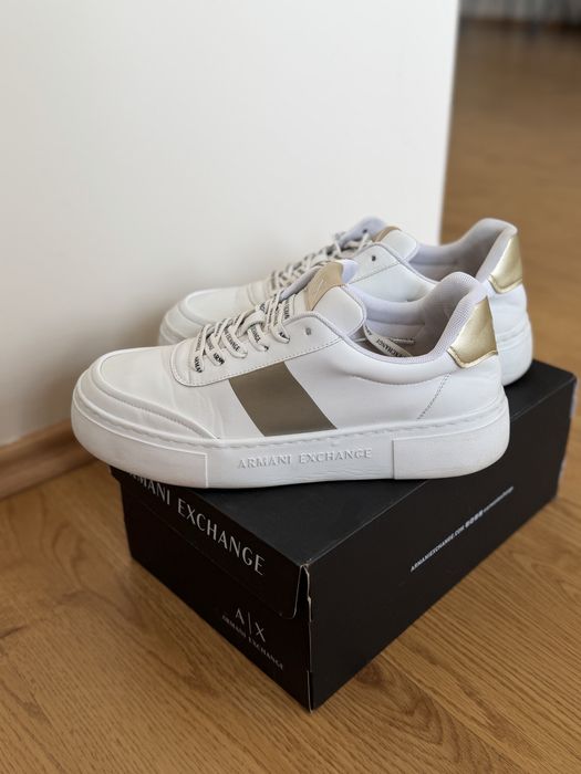 Бели кецове Armani Exchange