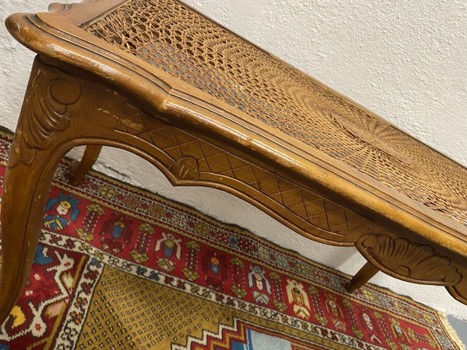 Френска холна  маса с ратанов плот